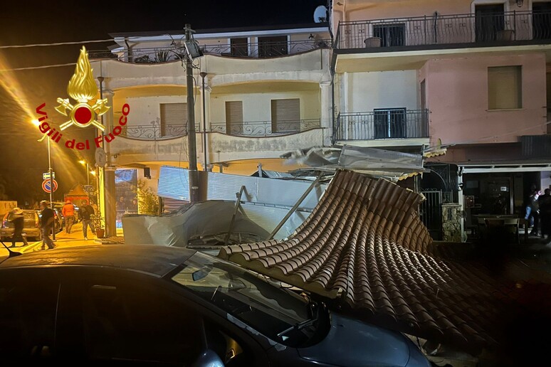 tetto scoperchiato a Siniscola vento maestrale sardegna