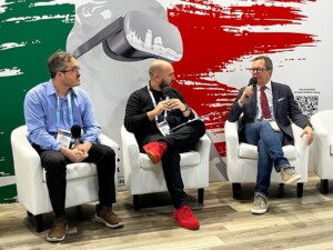Fabio De Felice (ultimo a destra) al CES Las Vegas