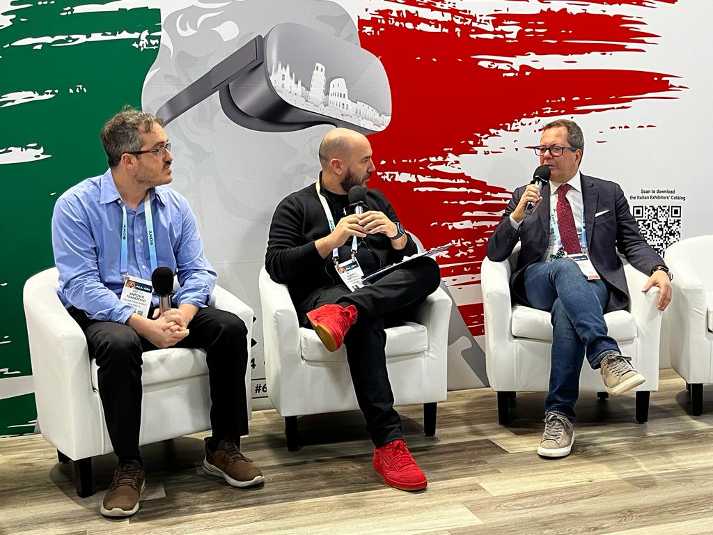 Fabio De Felice (ultimo a destra) al CES Las Vegas