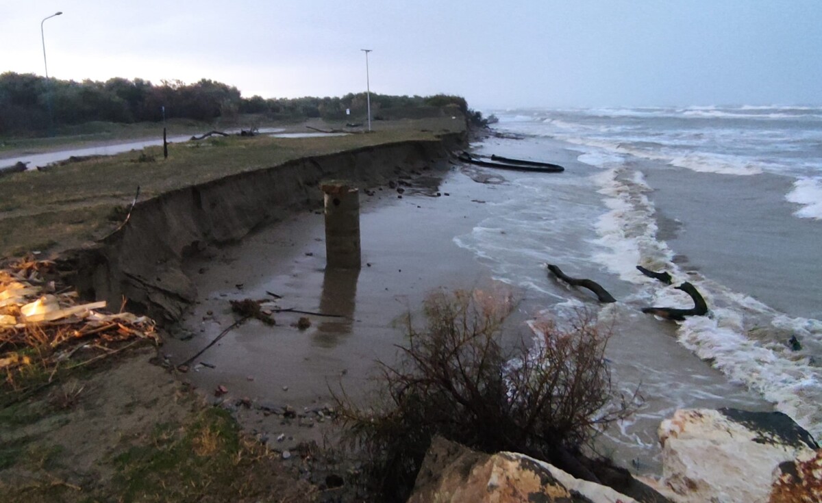 erosione costiera scanzano jonico