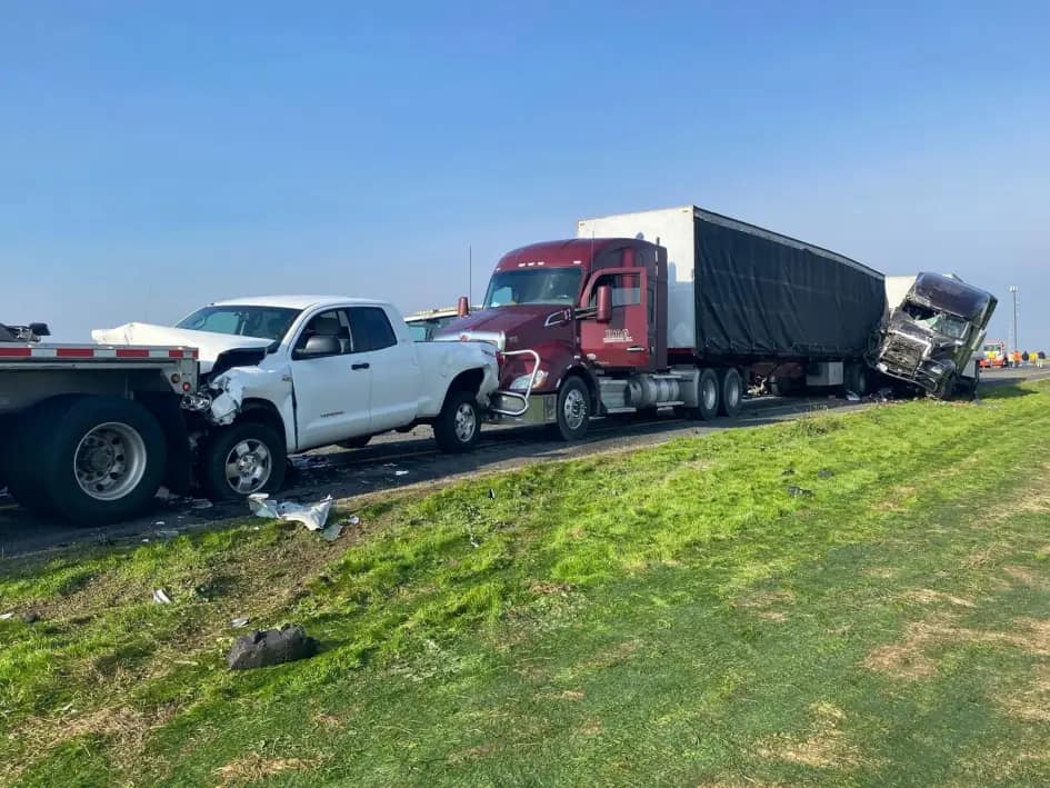 incidente nebbia california maxitamponamento