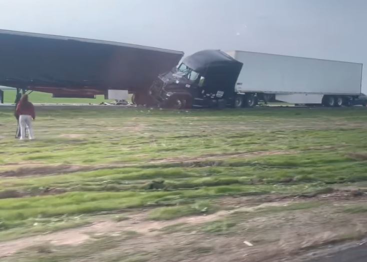 incidente nebbia california maxitamponamento