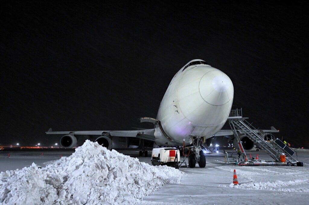 neve aeroporto liegi belgio 2