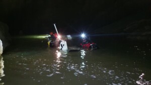 persone bloccate grotta monte croce