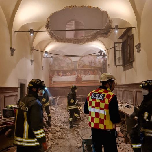 pistoia crolla tetto matrimonio