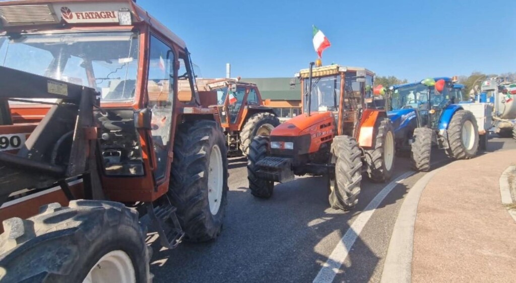 protesta agricoltori trattori