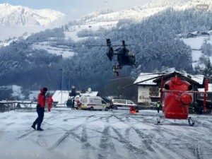 schianto incidente cabinovia austria tirolo