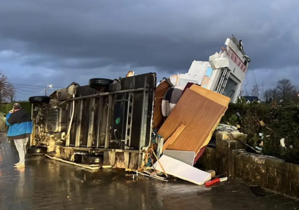 tornado Onze-Lieve-Vrouw-Waver belgio