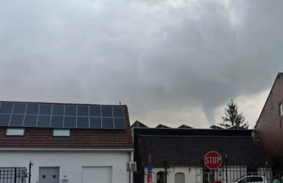 tornado Onze-Lieve-Vrouw-Waver belgio