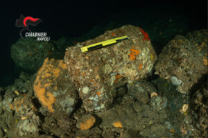 Capri, recuperati manufatti archeologici nel mare dalla Grotta Azzurra