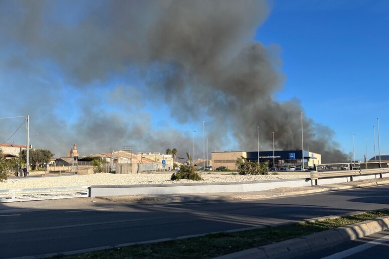 incendio siracusa