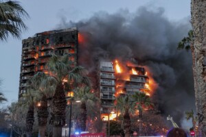incendio valencia spagna