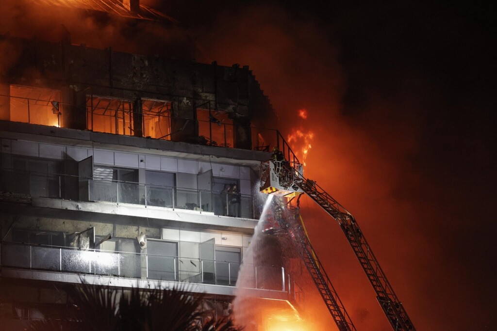 incendio valencia spagna