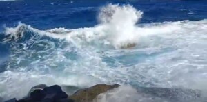 mare mosso mareggiata scilla