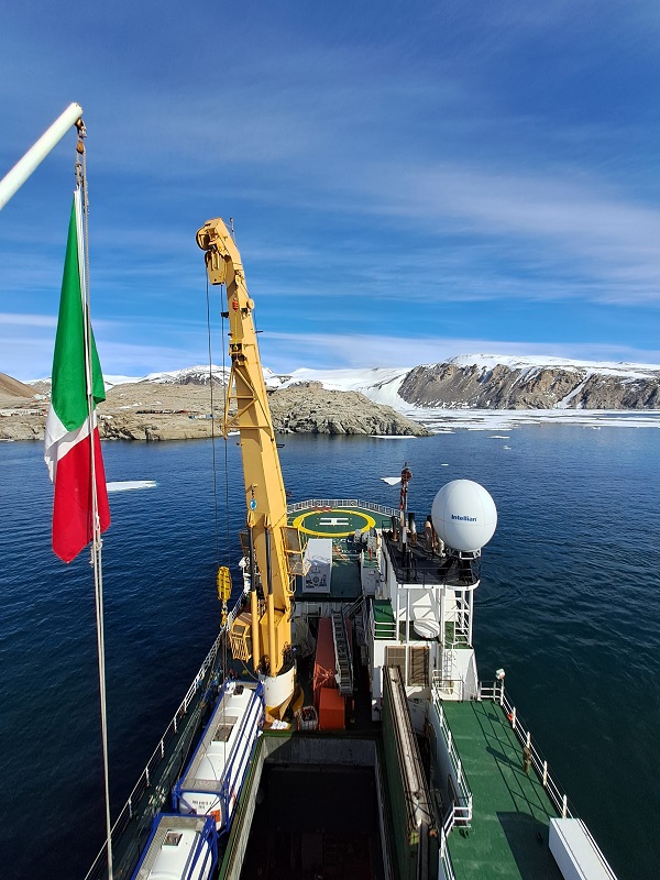 nave laura bassi
