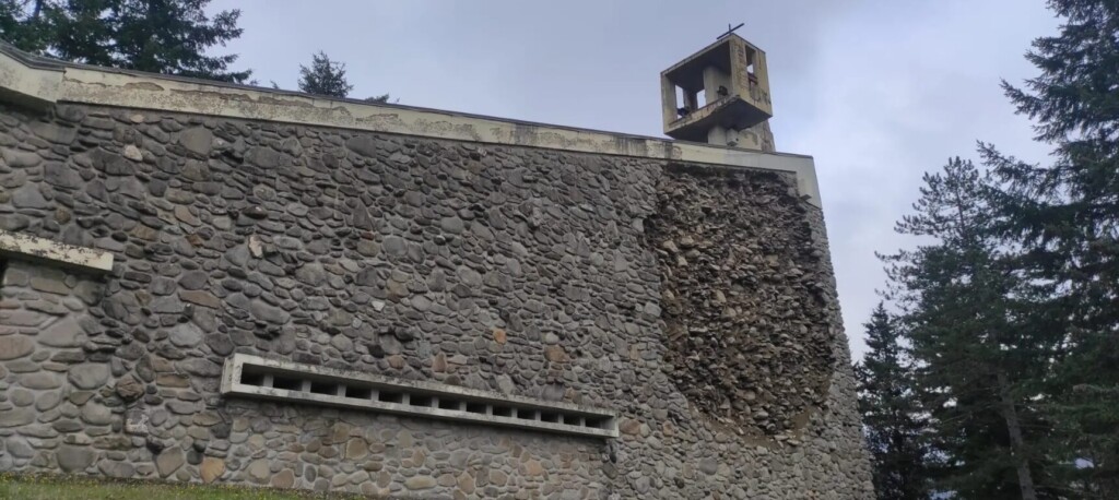 crollo muro santuario poggiole vernio