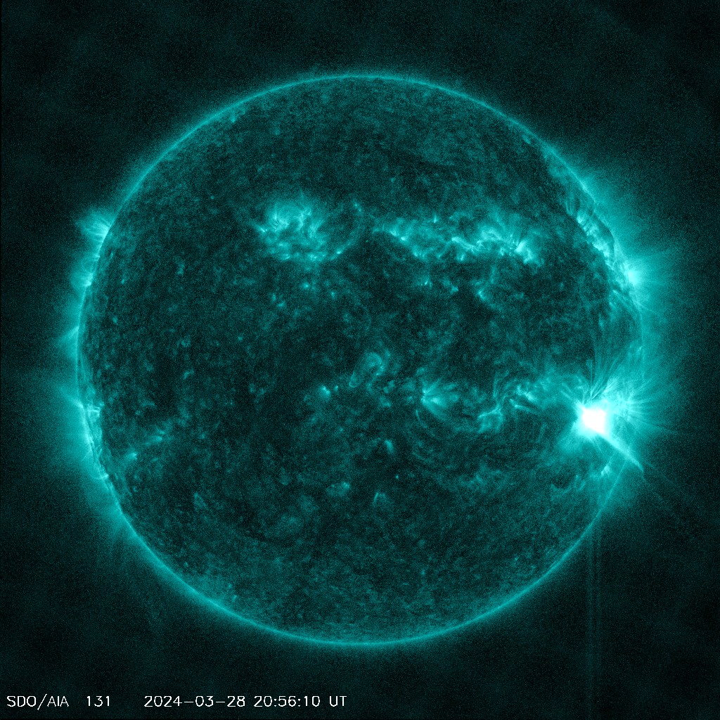 esplosione sole brillamento x macchia solare