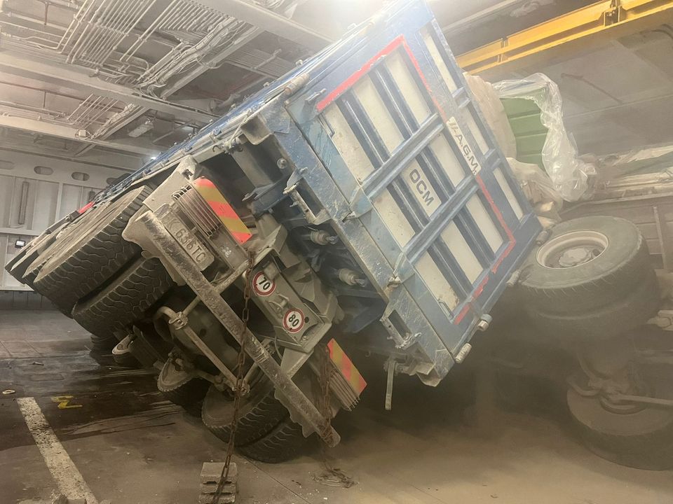 onda anomala traghetto casamicciola
