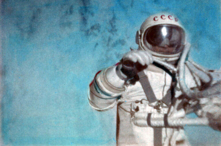 passeggiata spaziale leonov 18 marzo 1965