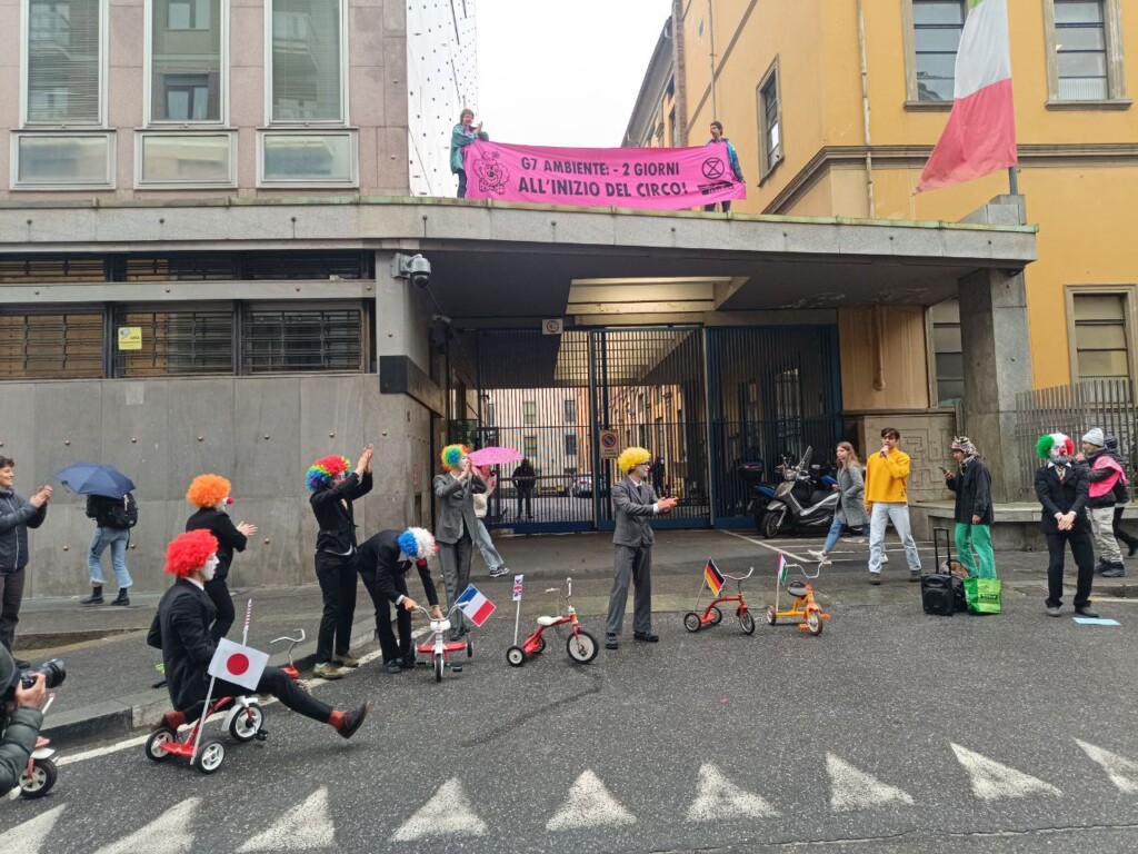 Extinction Rebellion rai G7