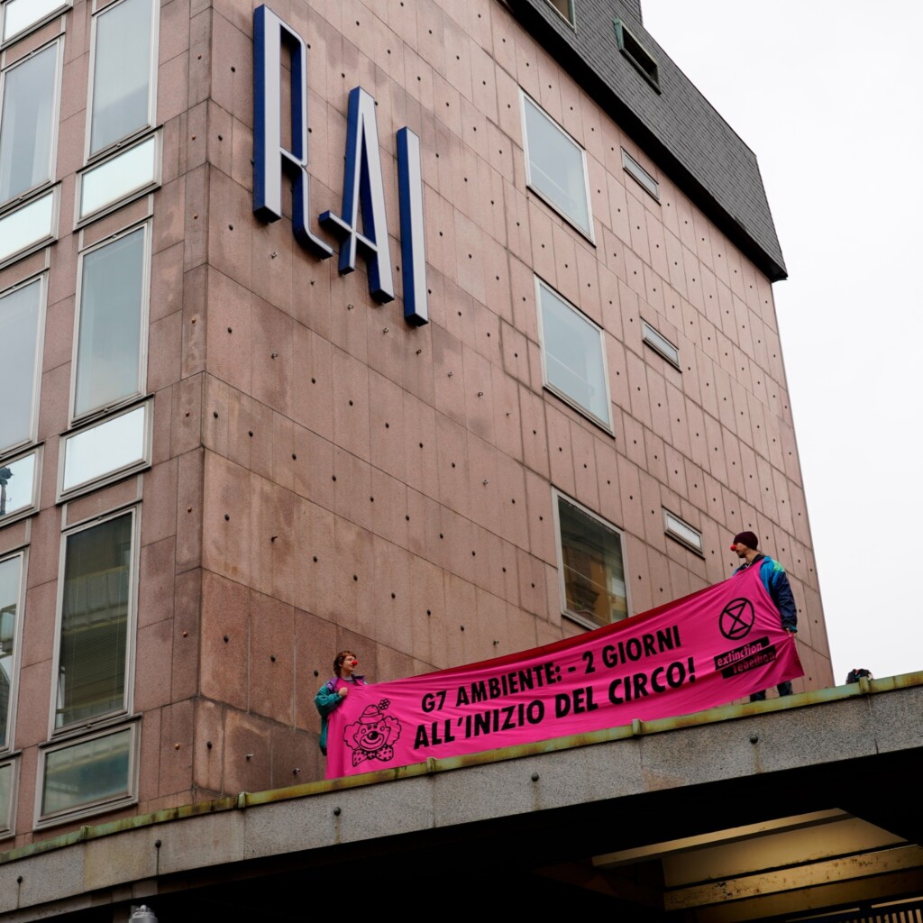 Extinction Rebellion rai G7