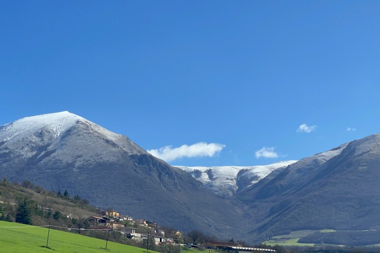 Neve aprile cime Appennino umbro-marchigiano