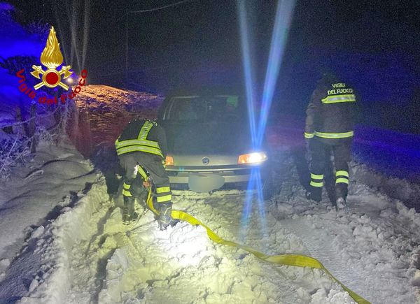 bloccati neve rifugio granezza