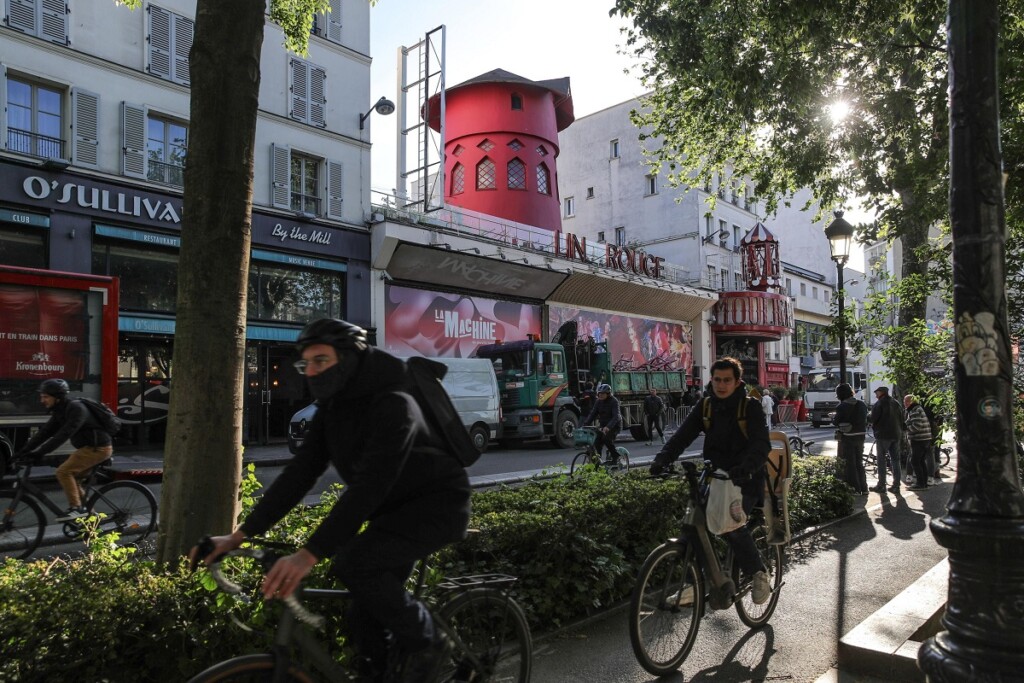 pale crollate moulin rouge