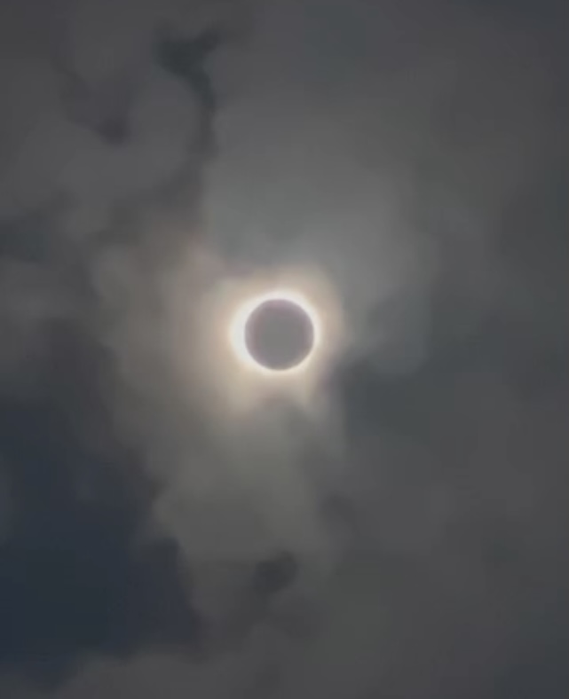 eclissi solare 8 aprile 2024