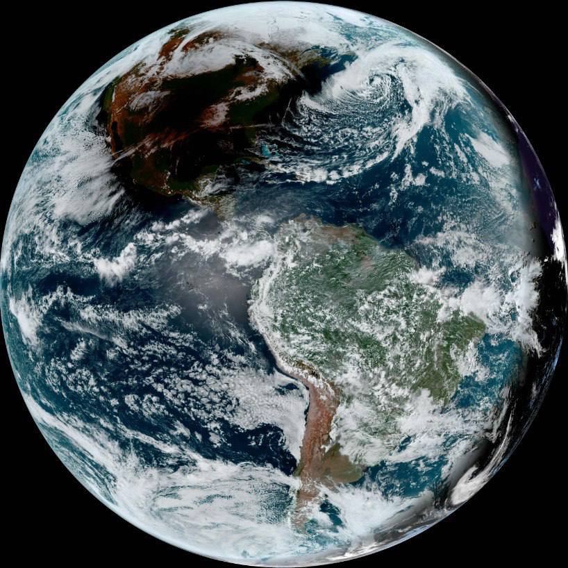 eclissi solare totale satellite