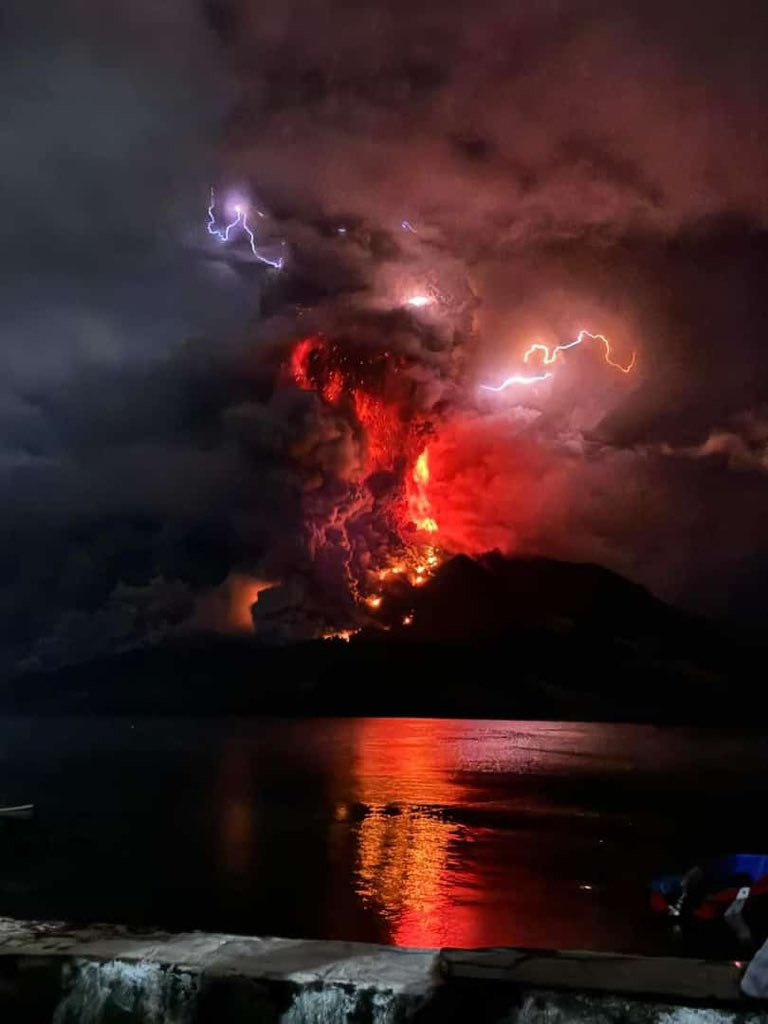 eruzione ruang indonesia