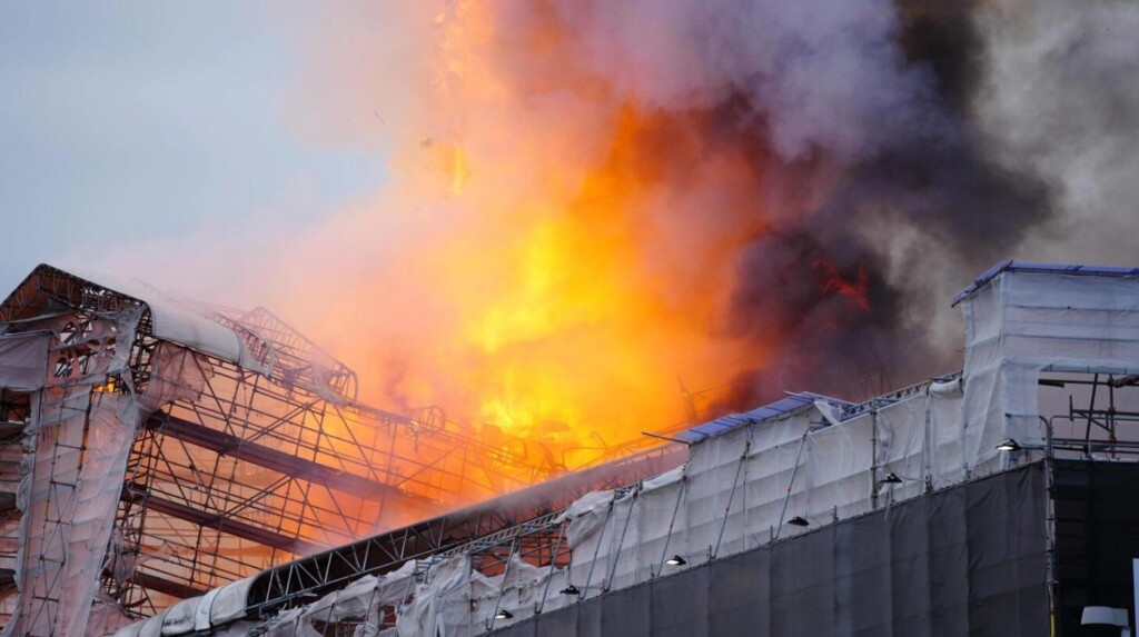 incendio borsa copenaghen