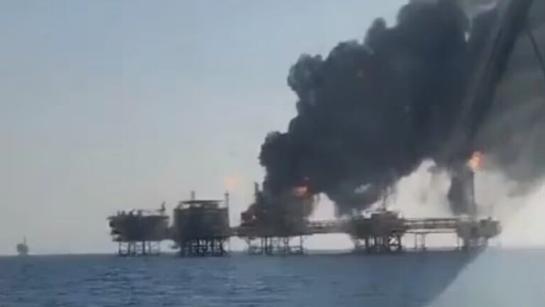 incendio piattaforma petrolifera messico