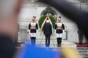 mattarella 25 aprile altare patria milite ignoto