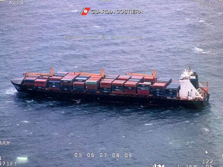 scontro nave cargo portacontainer sicilia (2)