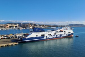 traghetto cagliari