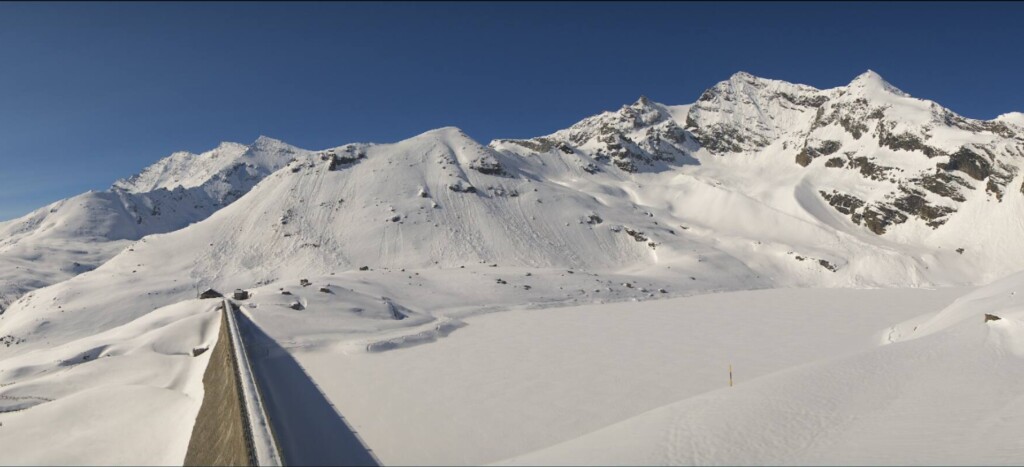 Strada per il Colle del Nivolet
