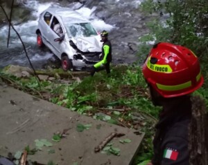 Auto precipitata nel torrente Malvaro