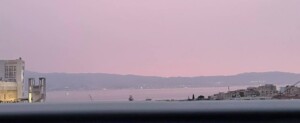 cielo rosa stretto di messina 17 maggio 2024