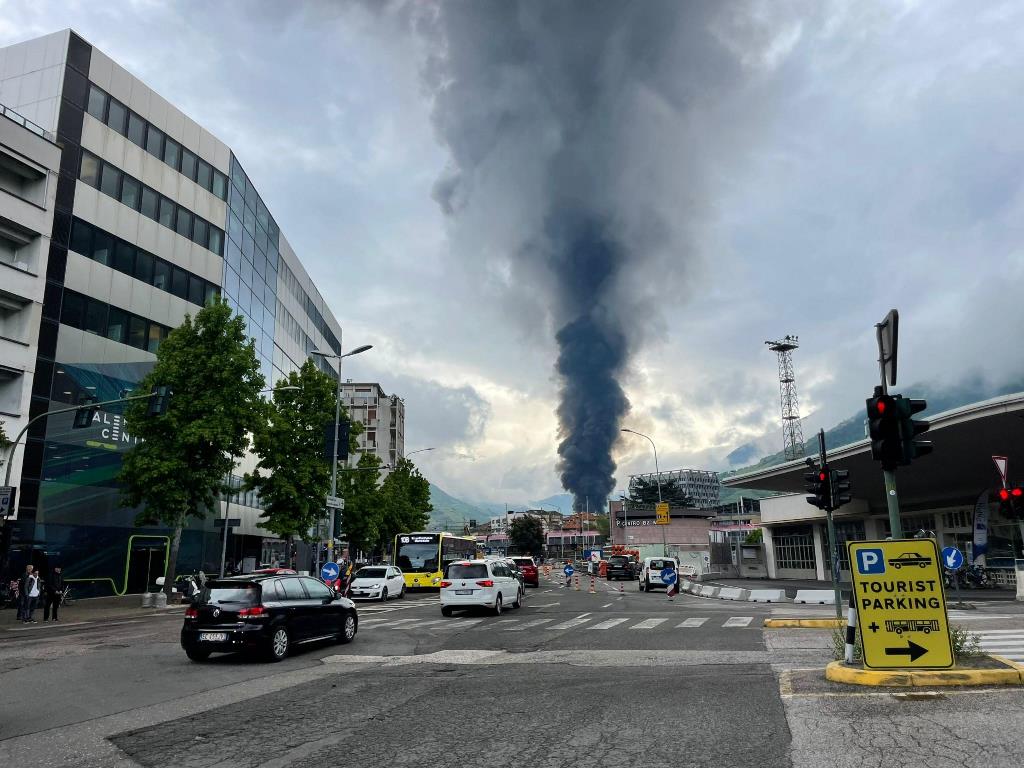 incendio bolzano oggi