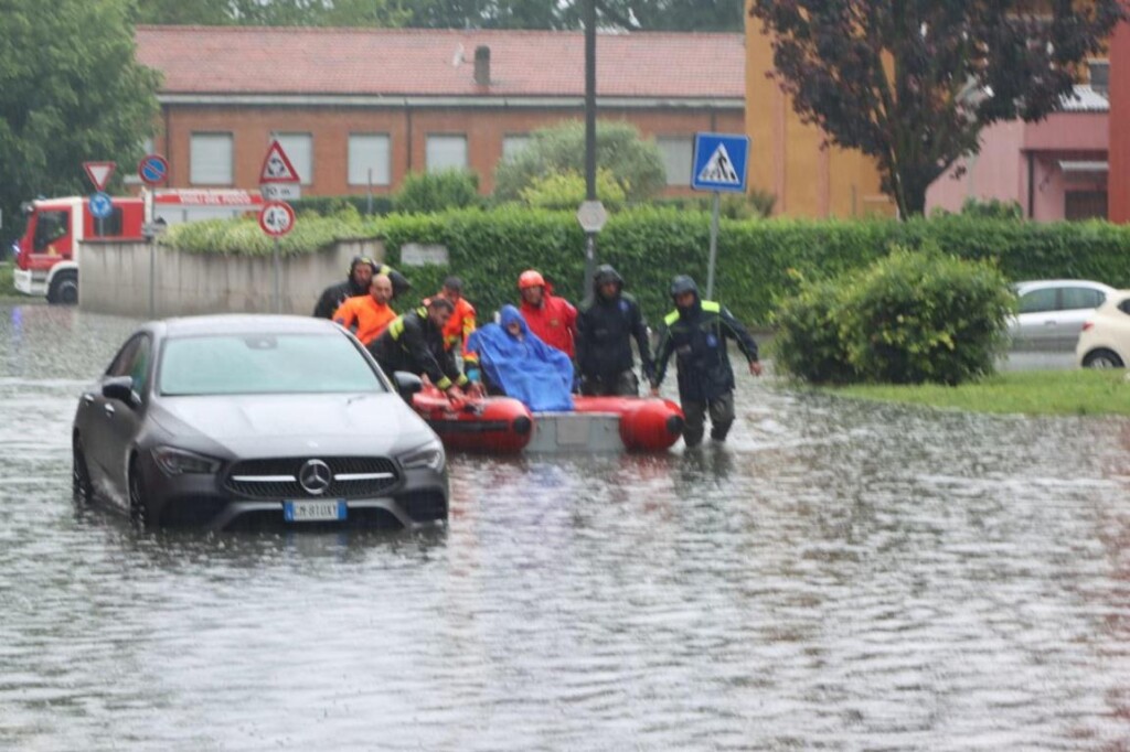 maltempo milano allagamenti seveso lambro (1)