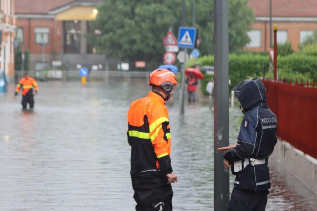 maltempo milano allagamenti seveso lambro