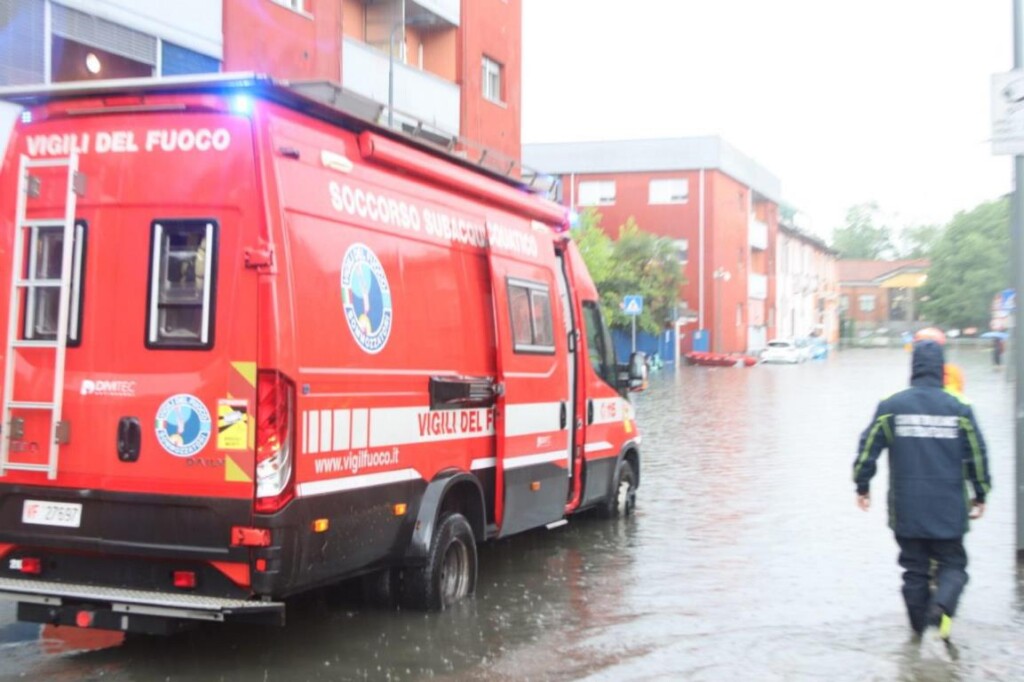 maltempo milano allagamenti seveso lambro