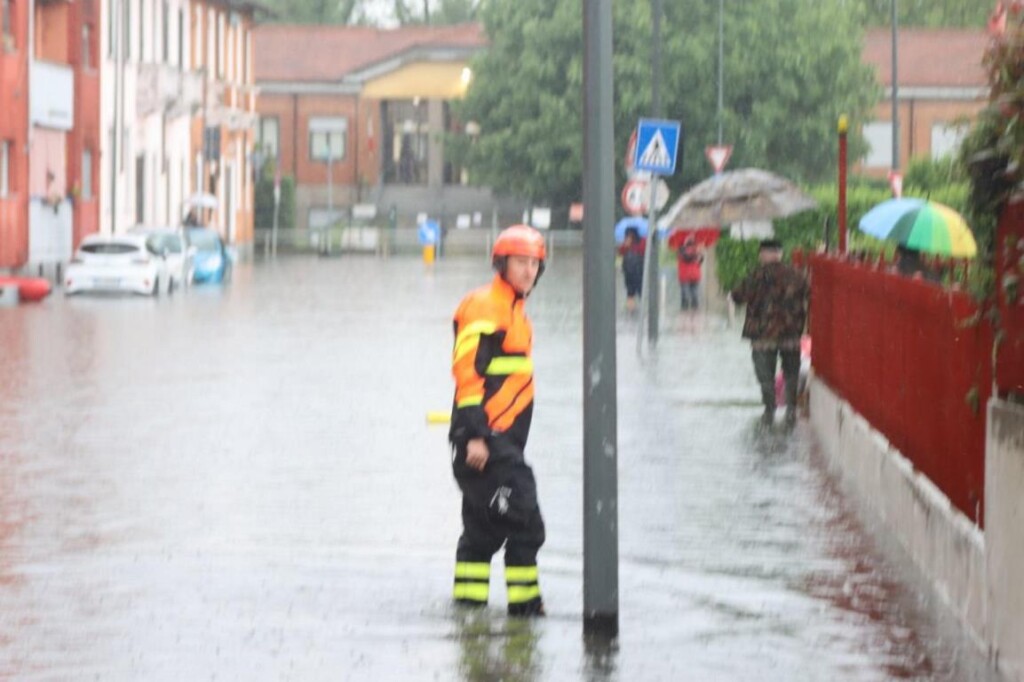 maltempo milano allagamenti seveso lambro