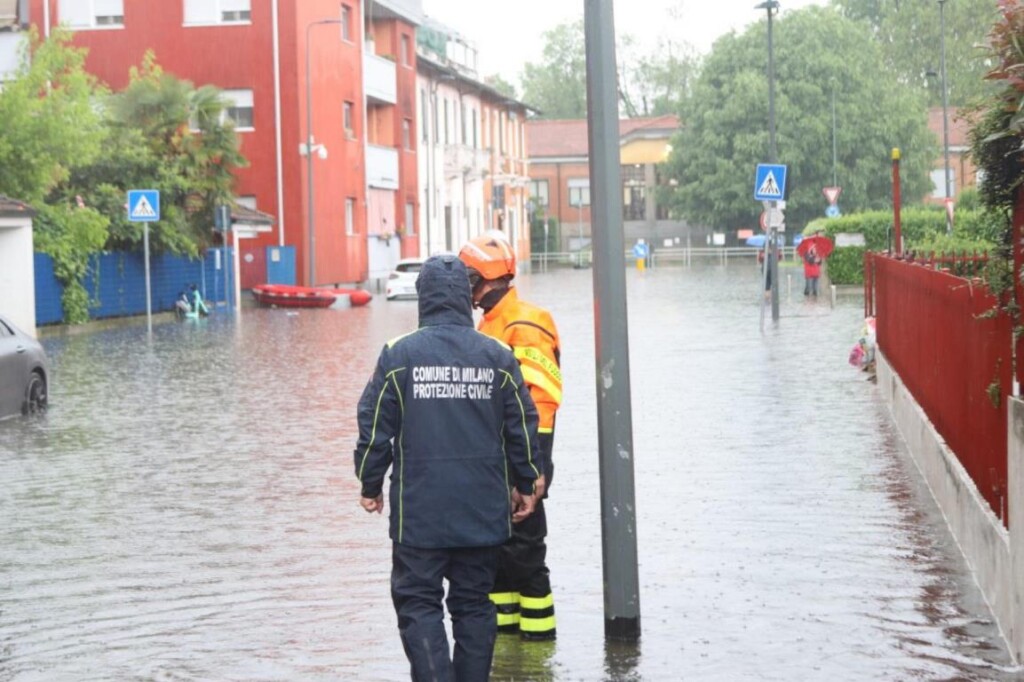 maltempo milano allagamenti seveso lambro