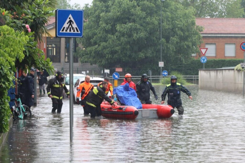 maltempo milano allagamenti seveso lambro