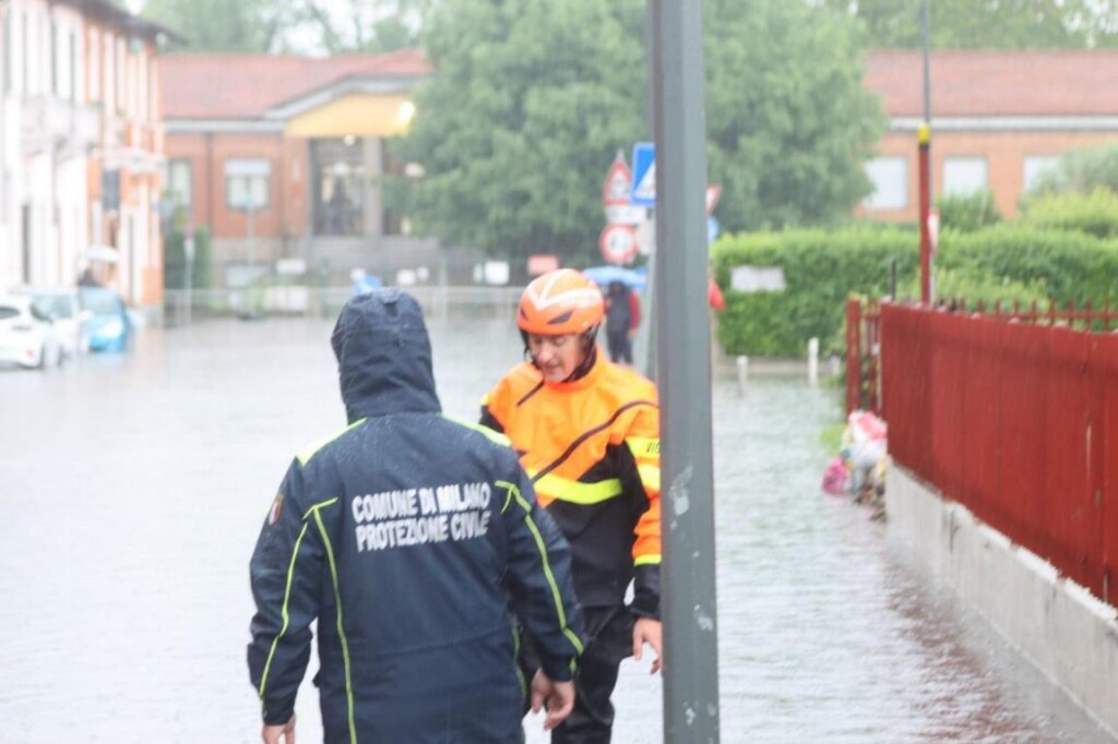 maltempo milano allagamenti seveso lambro