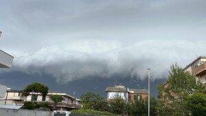 shelf cloud roma