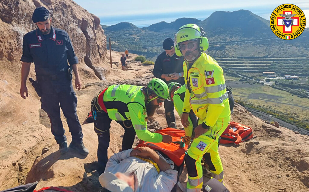 soccorso escursionista ferito vulcano