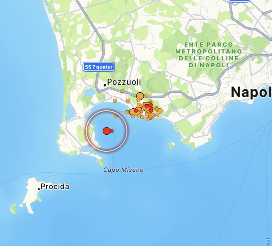 terremoto oggi pozzuoli napoli campi flegrei